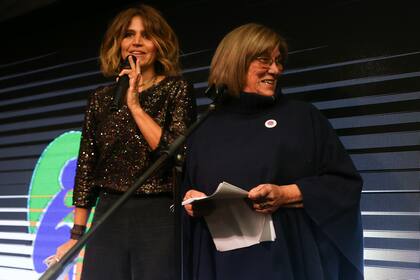 María Freytes y Silvia Uranga dieron la bienvenida a la cena por el 20 aniversario de Fundación Pescar