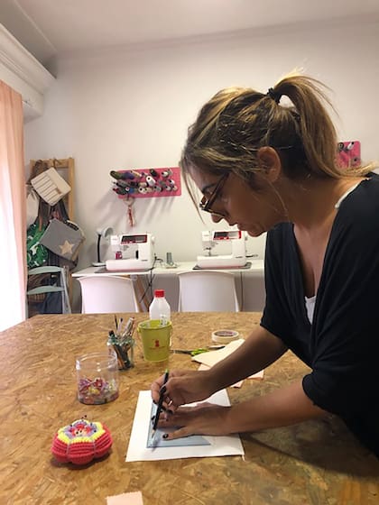 María Genaisir enseña a hacer barbijos