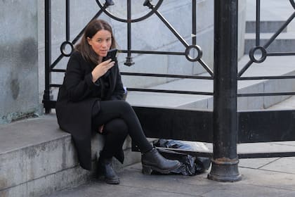 María Ibarzábal, a cargo de la secretaría Legal y Técnica, en las escalinatas del Congreso; está alineada con Santiago Caputo en la interna que divide al Gobierno