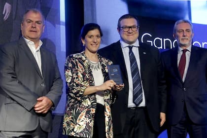 María José García y Rodrigo Gonnet, de la firma Tregar durante la entrega del premio Aliment.Ar