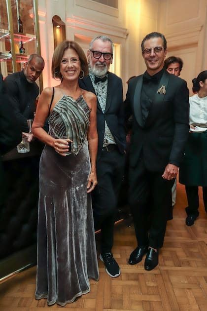 María José Wuille Bille, Benito Fernández y su pareja, el arquitecto Gustavo Travieso.