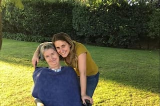 La poeta argentina que intercambiaba cartas con Stephen Hawking