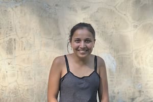 La joven que nunca festejó su cumpleaños pudo comprarse la ropa nueva que quería y abrigo para pasar el invierno