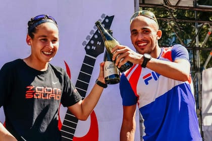 María Luz Tesuri y Martín Méndez, los ganadores de hoy en la carrera porteña.