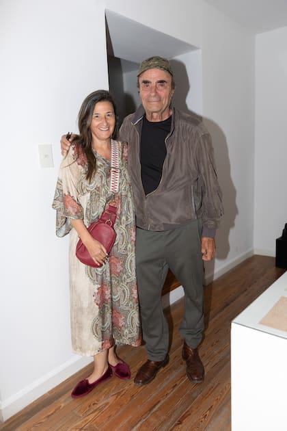 María Naughton y Martín Braun Lasala, padre del autor de los laberintos que le dan nombre a la muestra de ArteBla