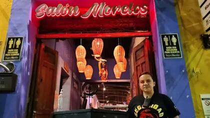 María Palacios ve cómo las mujeres jóvenes se marchan antes a casa del local nocturno donde trabaja