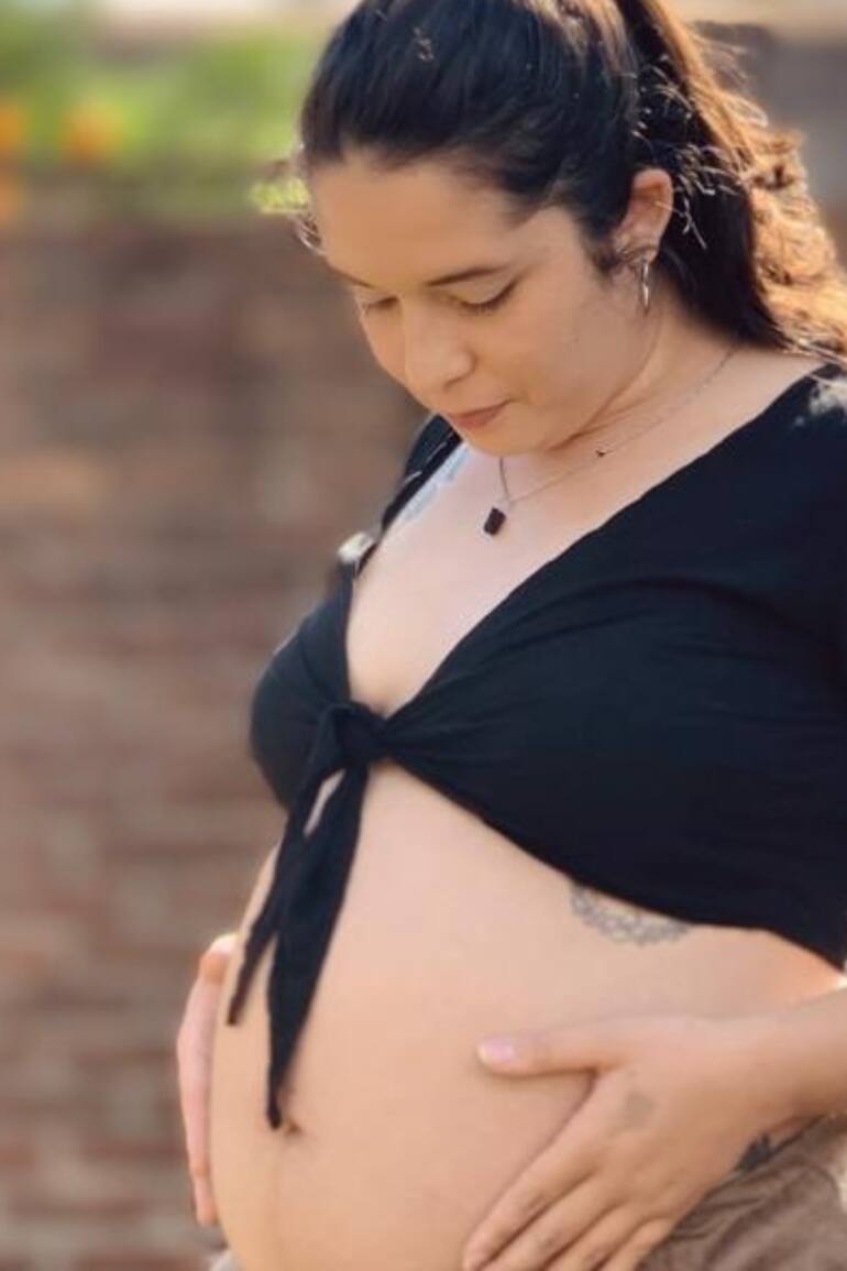 María Paz no tuvo ningún síntoma en particular, solo sentía que su bebé se movía poco dentro de su panza porque la espina bífida le impedía mover sus piernas.