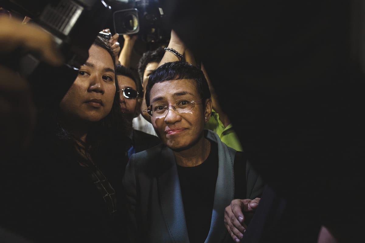 Maria Ressa, enfrentada con el presidente de Filipinas, Rodrigo Duterte, alerta sobre las persecuciones en su país y sobre las elecciones de la semana próxima