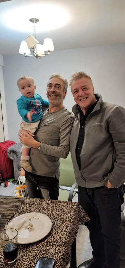 María Rosa Fugazot tuvo un solo hijo, René Betrand, pero consideraba a Javier, hijo de su primer marido, como parte de su familia