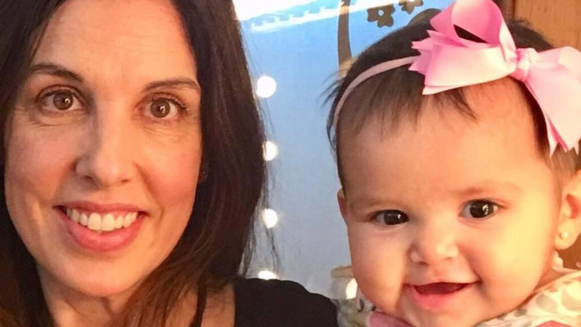 María Segunda junto a Esmeralda, el amor de su vida.