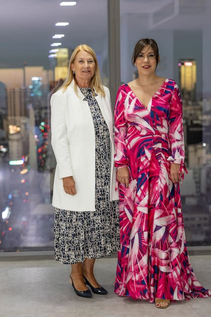 María Taquini de Blaquier -casada con Charlie Blaquier-, junto a la anfitriona.