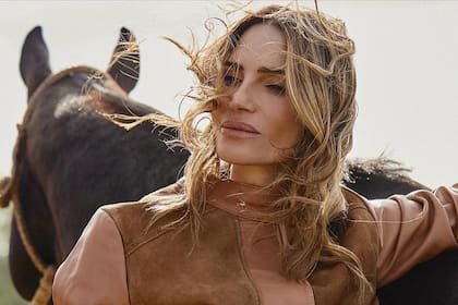 María Vázquez mostró a sus dos hijas en una sesión fotográfica