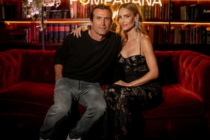 María Vázquez recibió el apoyo de su marido, el polista Adolfo Cambiaso, en el lanzamiento de su nueva cápsula de prendas de lencería