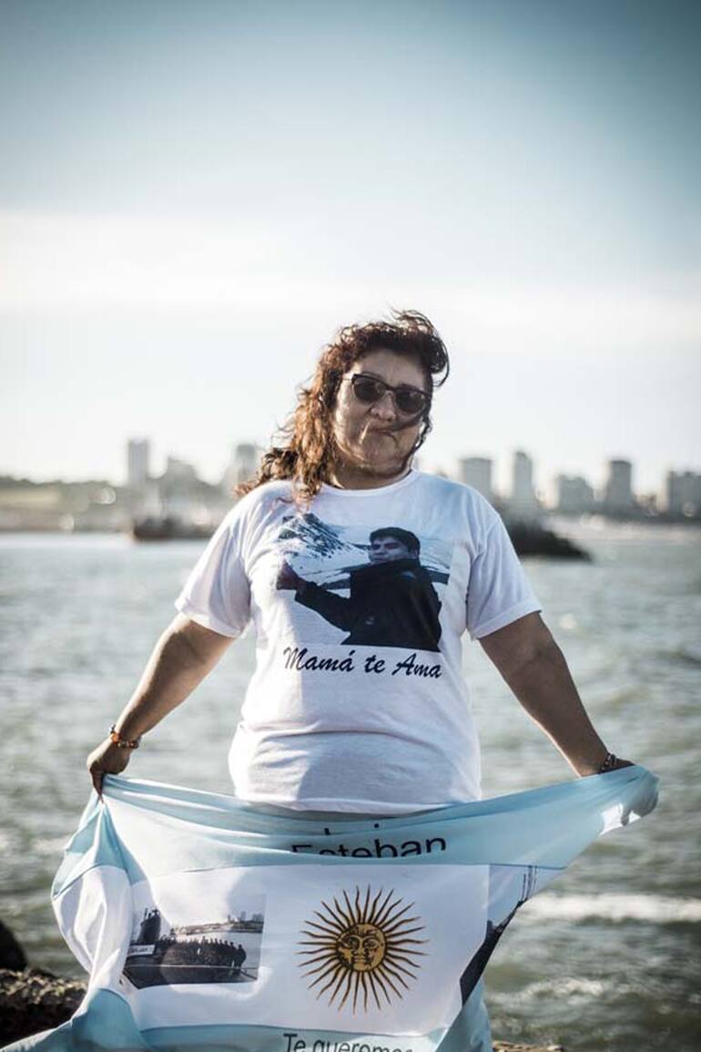 María Victoria viajó desde Tucumán hasta Mar del Plata para exigir una respuesta. Su hijo, de 31 años, estaba en el submarino.