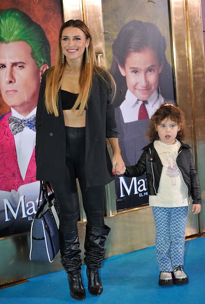 Mariana Brey junto a su hija Juana. Su marido, Pablo Melillo, también dijo presente