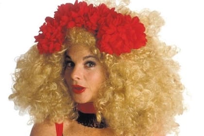 Mariana Briski en la piel de uno de sus personajes: Betty, la cuartetera cordobesa que quería triunfar en la escena porteña