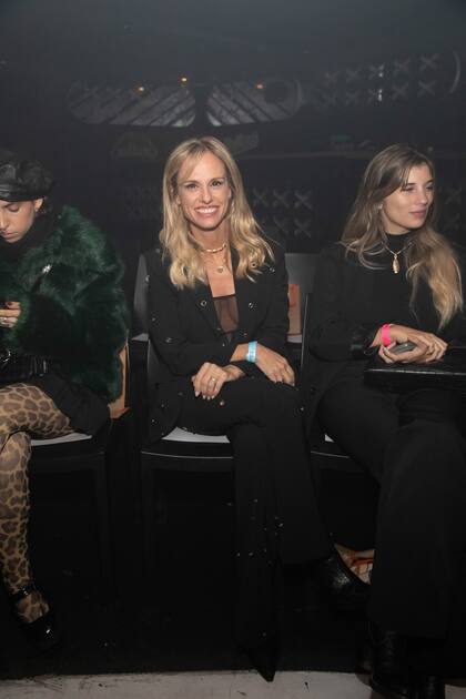 Mariana Fabbiani en la primera fila del desfile de Raimondi