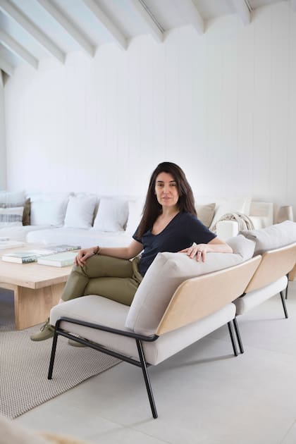 Mariana Flombaum, al frente del estudio de diseño y arquitectura que lleva su nombre, trabajó en equipo con el arquitecto Jorge Gazaneo en proyecto y dirección, mientras que la construcción quedó a cargo del
arquitecto Pablo Ditaranto.