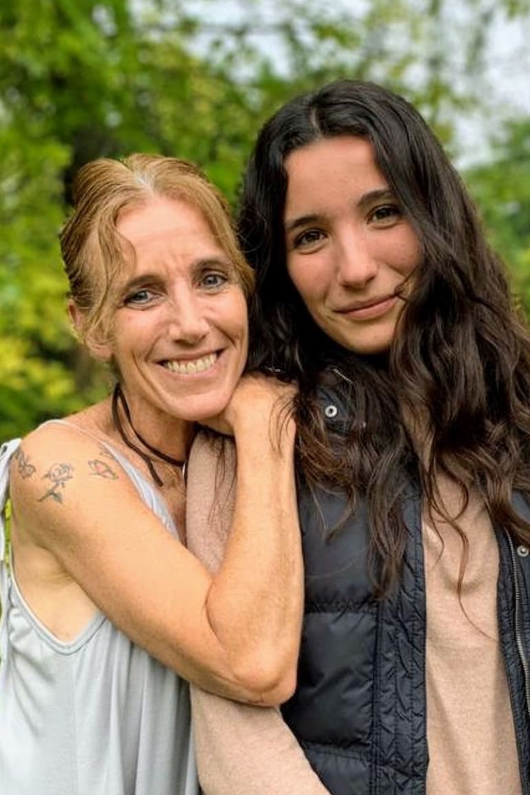Mariana y Olivia, la esposa e hija del Gato Dumas
