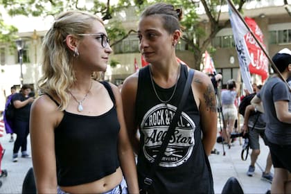Mariana y Rocío aseguran haber sido discriminadas