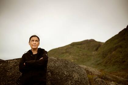 Mariane Paviasen, miembro del Parlamento de Groenlandia que está en contra de la minería a gran escala (Carsten Snejbjerg/The New York Times)