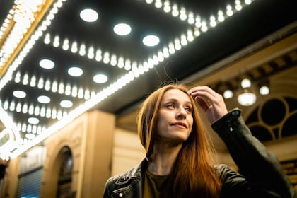 Marianela Núñez disfruta de la ciudad y su gente en cada visita: una noche de esas, por la avenida Corrientes