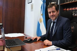 "Trabajar cuatro días a la semana”: el tuit de un senador oficialista y las reacciones en redes