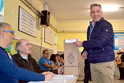El kirchnerismo decidió tomar distancia del gobernador Mariano Arcioni