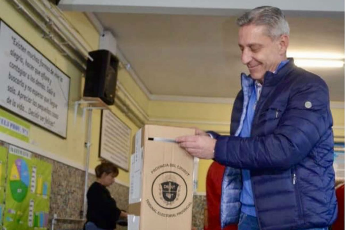 Mariano Arcioni, gobernador actual, busca su reelección en una disputa de final abierto