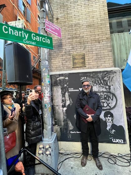 Mariano Cabrera, el impulsor de la “Charly García Corner” en Nueva York.
