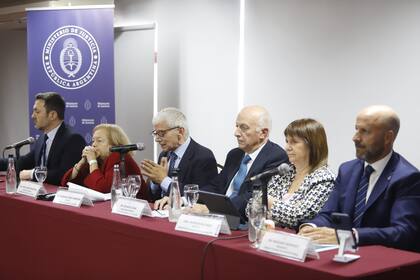 Mariano Cúneo Libarona y Patricia Bullrich, durante la puesta en marcha del Código Procesal Penal de la Nación en Mendoza. Foto gentileza