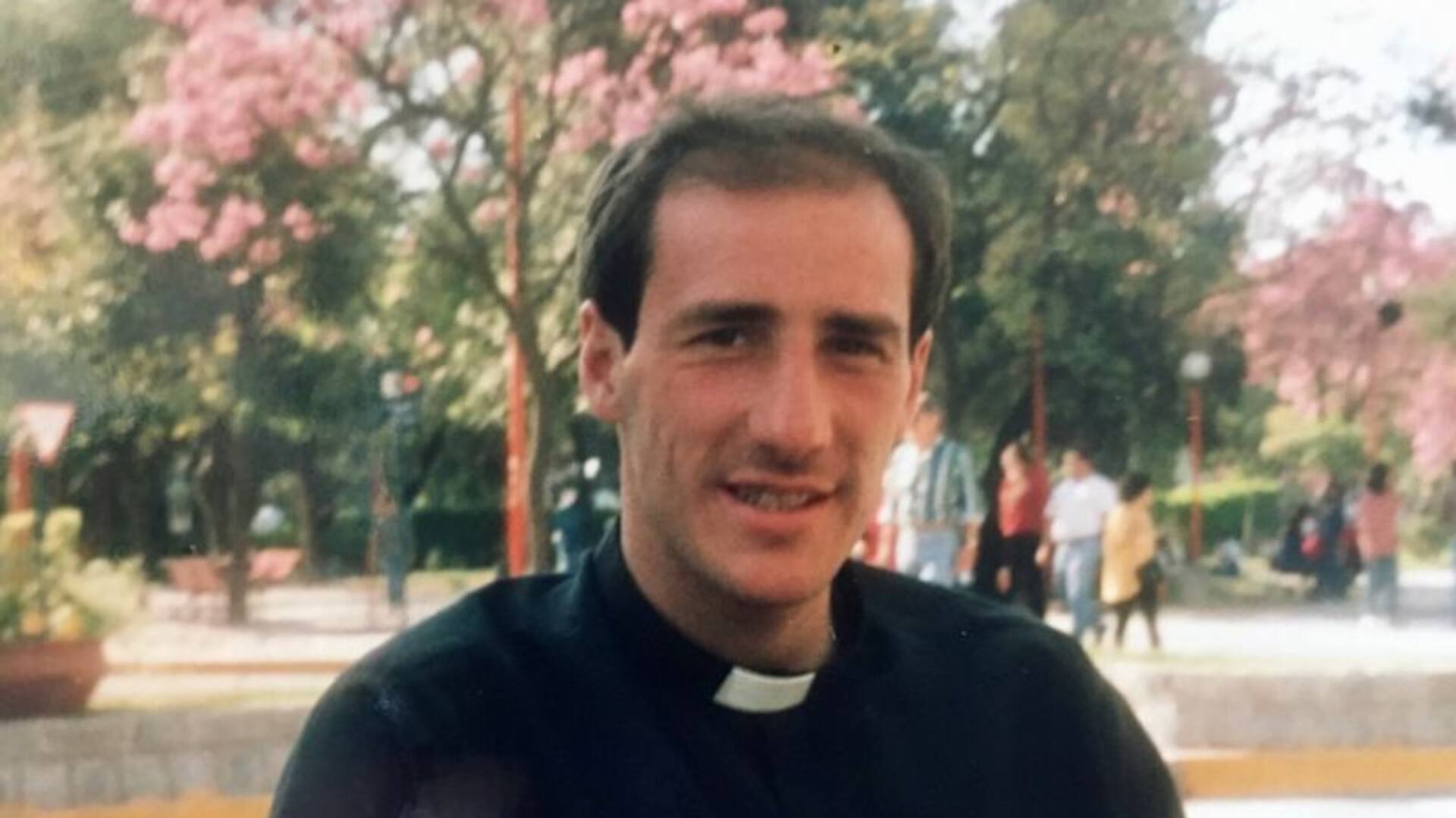 Mariano en un foto durante los pocos años en los que fue sacerdote.