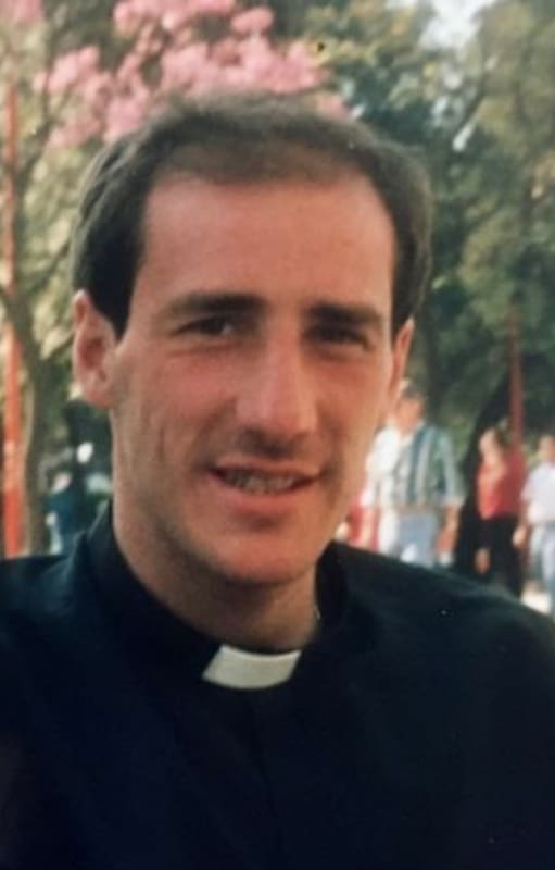 Mariano en un foto durante los pocos años en los que fue sacerdote.