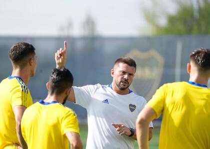 Mariano Herrón será, nuevamente, el DT interino de Boca en el último tramo de un torneo
