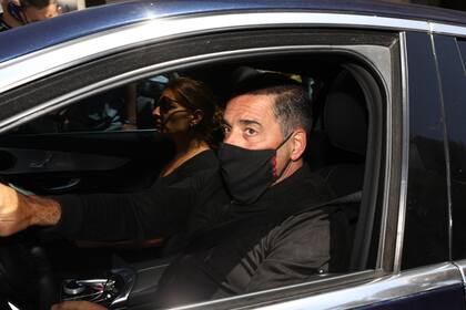 Mariano Iúdica, muy conmovido al llegar al velatorio de Maradona