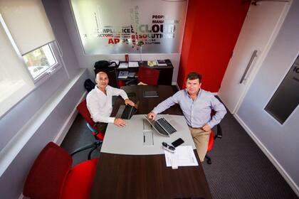 Mariano Lerner y su socio Leonardo Sturfeiguen