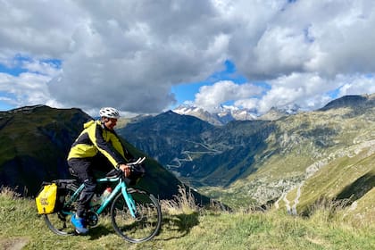 Mariano Lorefice se propuso pedalear casi 6000 kilómetros en 40 días, para unir La Quiaca con Ushuaia y visitar las ciudades más importantes en el camino
