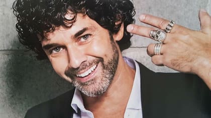 Mariano Martínez mostró mucho más que su ropa en la portada de una revista