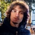Un estudiante universitario fue a entregar un trabajo, se retiró porque se sentía mal y desapareció