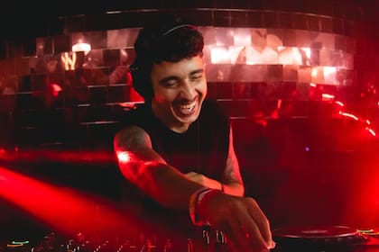 Mariano Mellino, el DJ de Villa Madero al que todos llaman "el nuevo Cattáneo", se presenta este sábado 1° de febrero en Mar del Plata