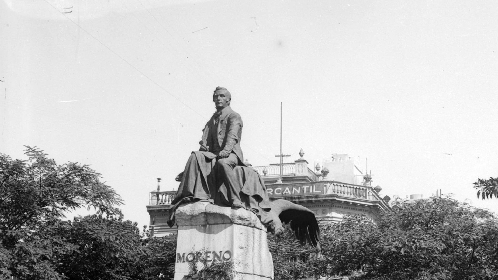 Mariano Moreno, según Miguel Blay. Está en Virrey Cevallos entre Rivadavia e Hipólito Yrigoyen.