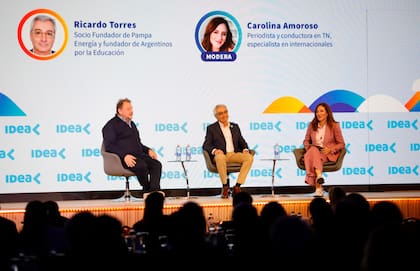 Mariano Narodowski, Director del área de educación de la Universidad Torcuato Di Tella
Ricardo Torres, Socio Fundador de Pampa Energía y Fundador de Argentinos por la Educación