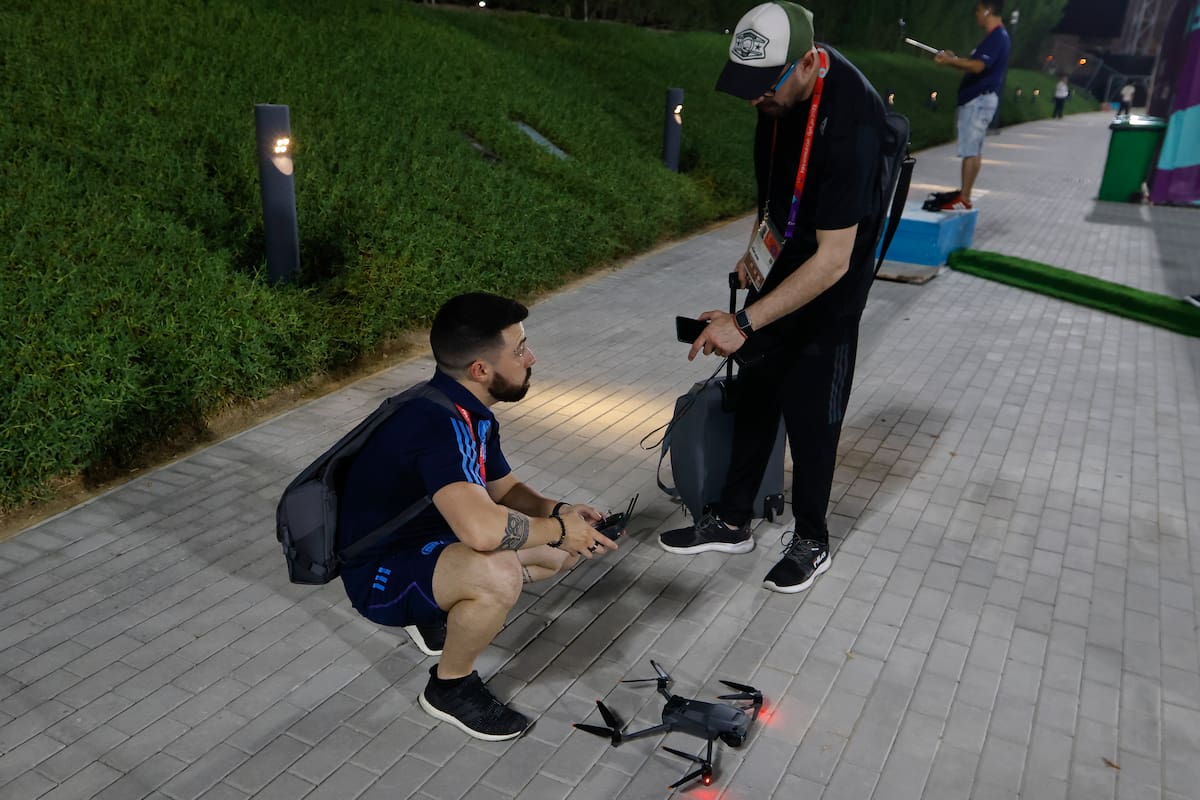 Mariano Nievas, el piloto de drone de la Selección Argentina, que consiguió los permisos a último momento