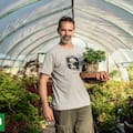 Guardó una idea durante más de dos décadas y terminó creando un emprendimiento productivo de bonsái