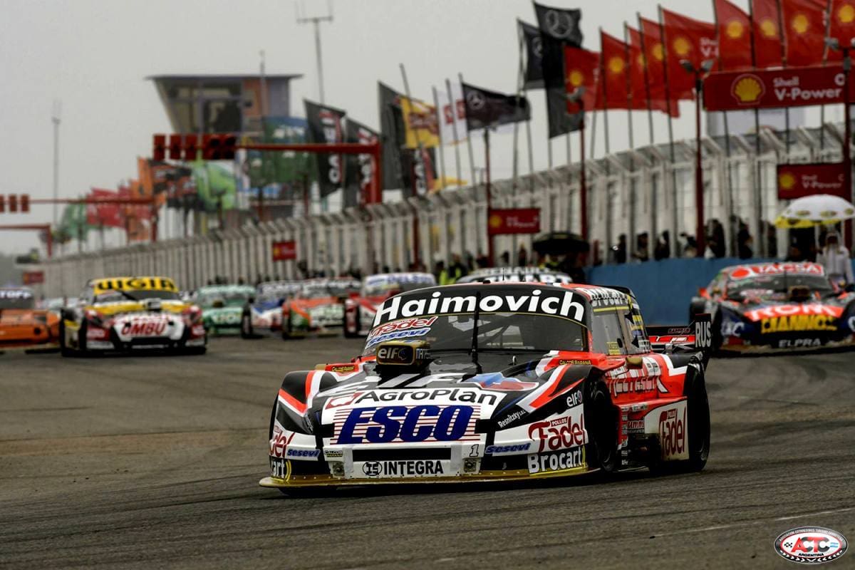 Mariano Werner se impuso en la fecha de Comodoro Rivadavia en una carrera reñida en la que se sacaron chispas