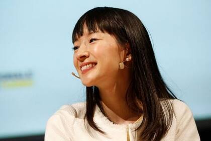 Marie Kondo escribió "La magia del orden" en 2014 y ahora tiene su propio show en Netflix, "Tyding up"