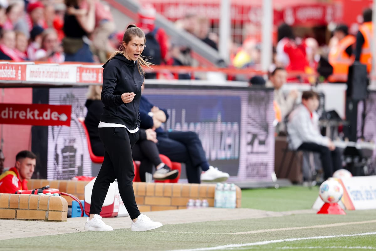 Marie-Louise Eta tuvo su primer partido como entrenadora de Union Berlin, que cayó por 2-1 ante Wolfburgo en la Bundesliga