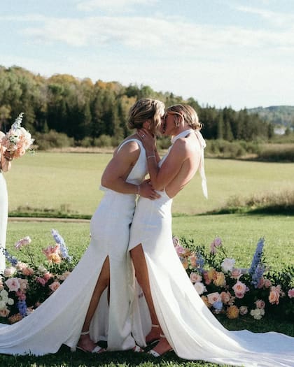 Marie-Philip Poulin y Laura Stacey se casaron en septiembre de 2024 en una ceremonia íntima (Foto: Instagram @pou29)