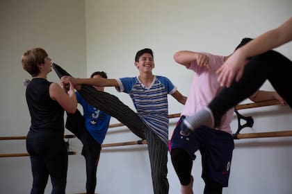 Mariel Barba, la profesora al frente de la clase.