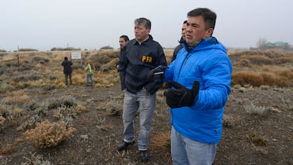 El fiscal Guillermo Marijuan durante un operativo de búsqueda de bienes de Lázaro Báez en Santa Cruz, como parte de esta causa